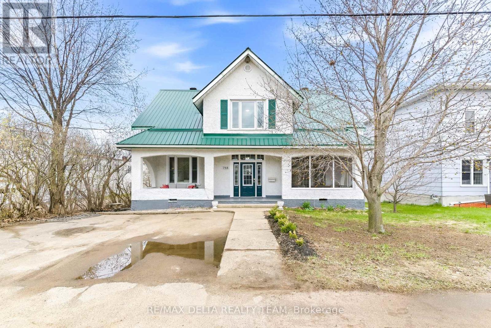 703 FRONT STREET N, Pembroke, Ontario