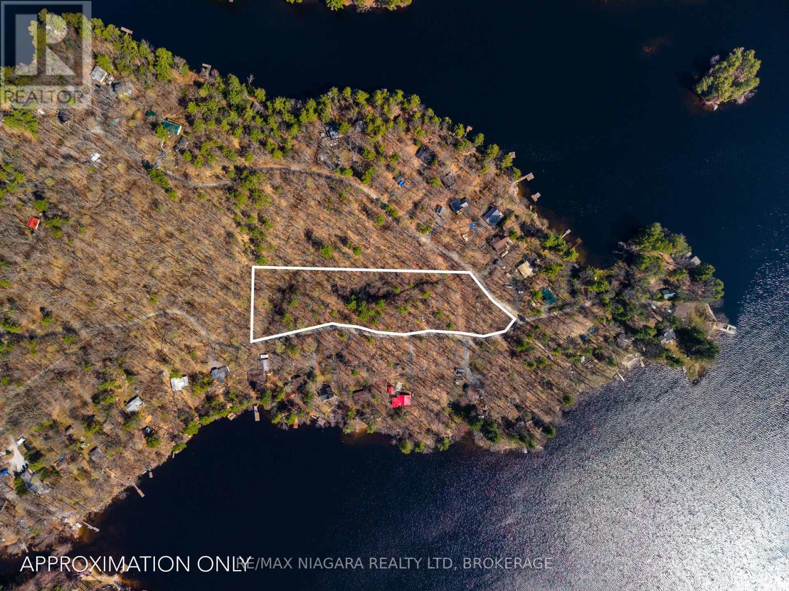 127 OAK SHORES LANE, Frontenac, Ontario
