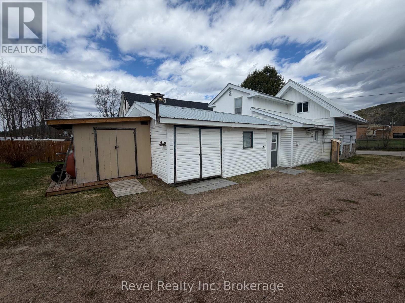 348 Poplar Street, Mattawa, Ontario  P0H 1V0 - Photo 4 - X13088228