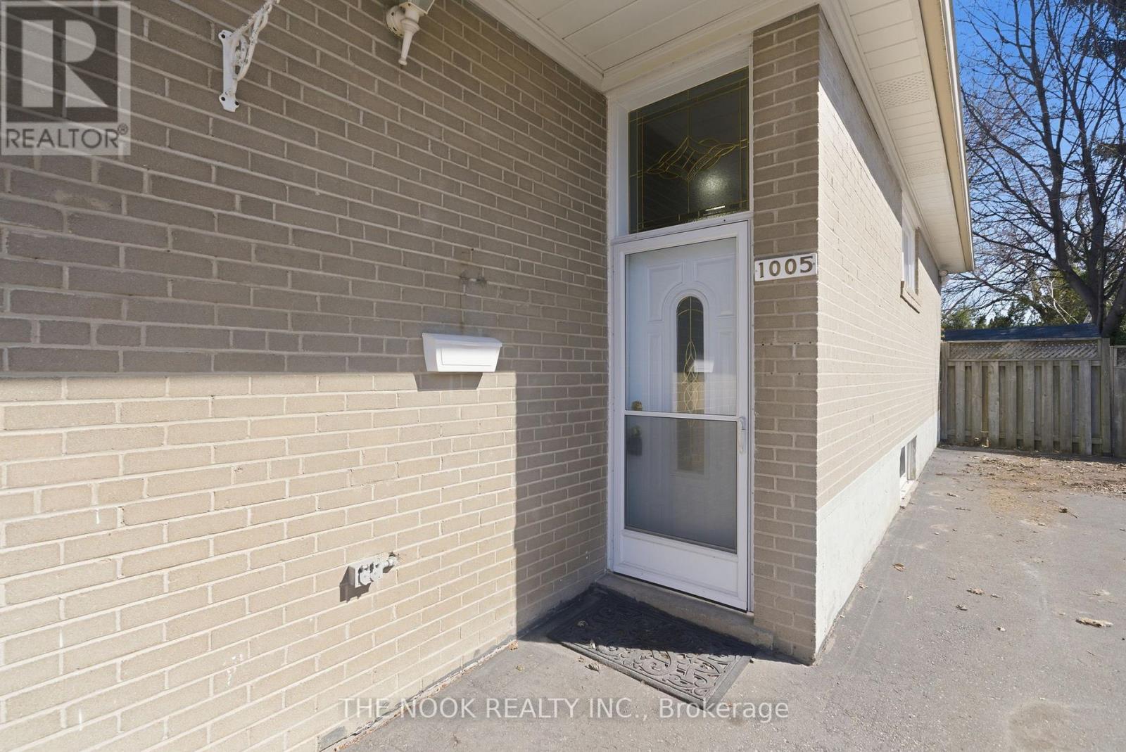 1005 Centre Street N, Whitby, Ontario  L1N 4V4 - Photo 3 - E12995194