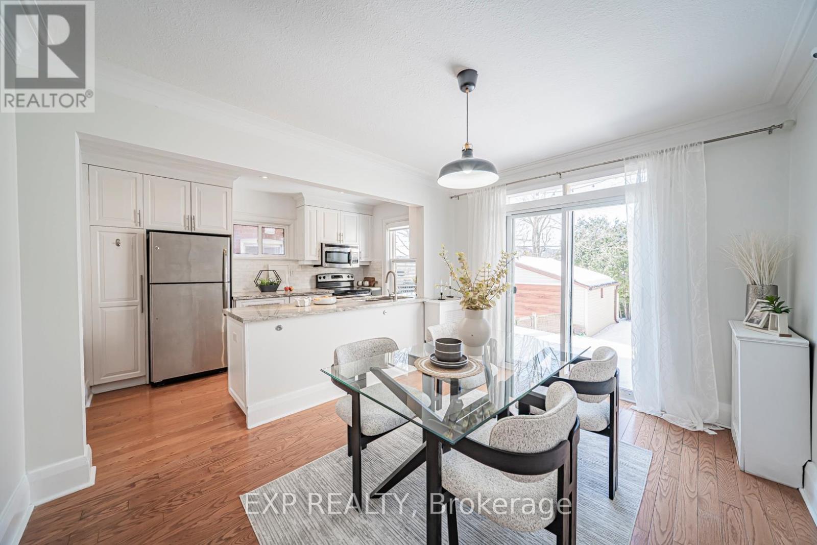 54 Latimer Avenue, Toronto, Ontario  M5N 2L8 - Photo 7 - C13088056