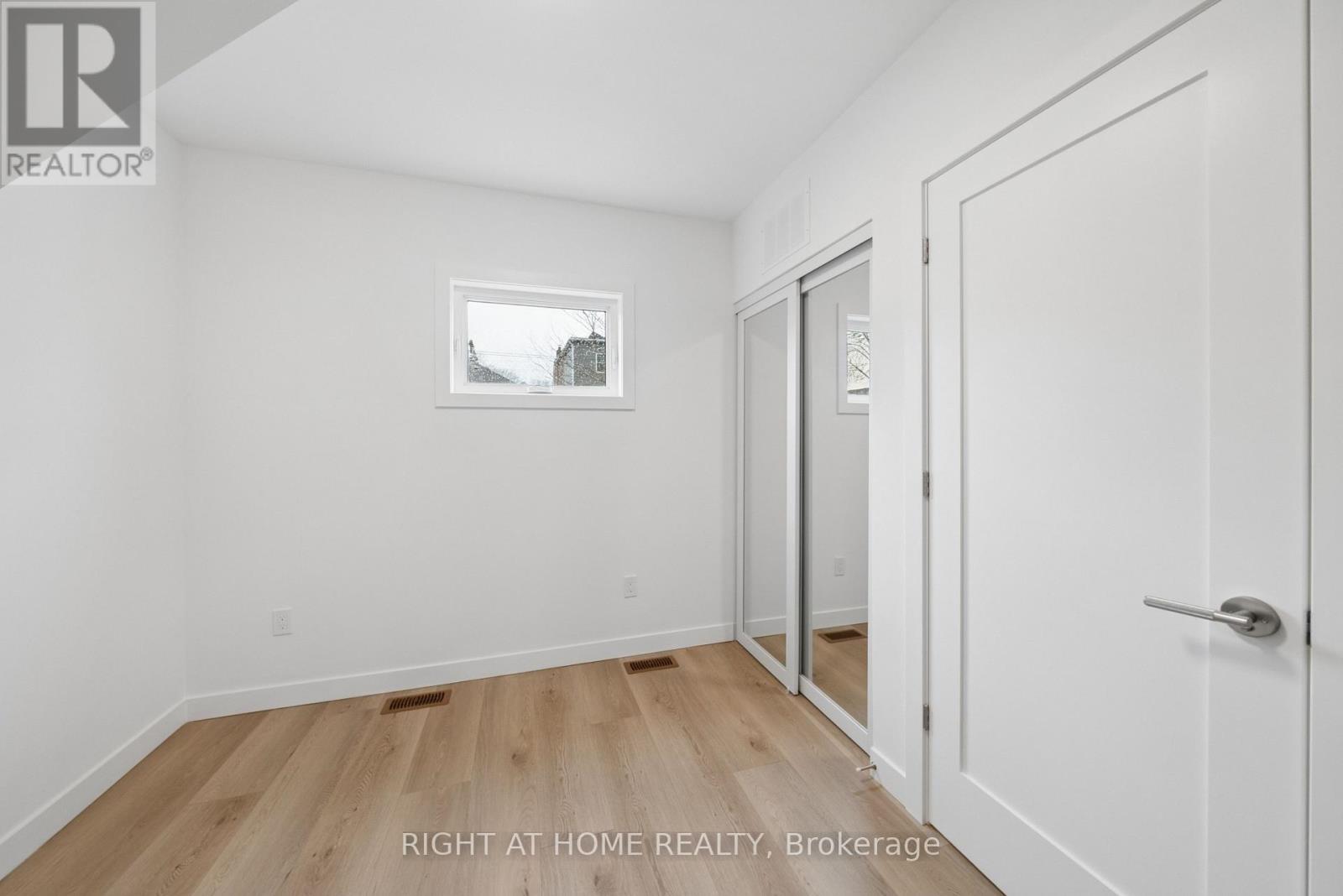 10 - 91 Barton Avenue, Toronto, Ontario  M6G 1P7 - Photo 15 - C13088082