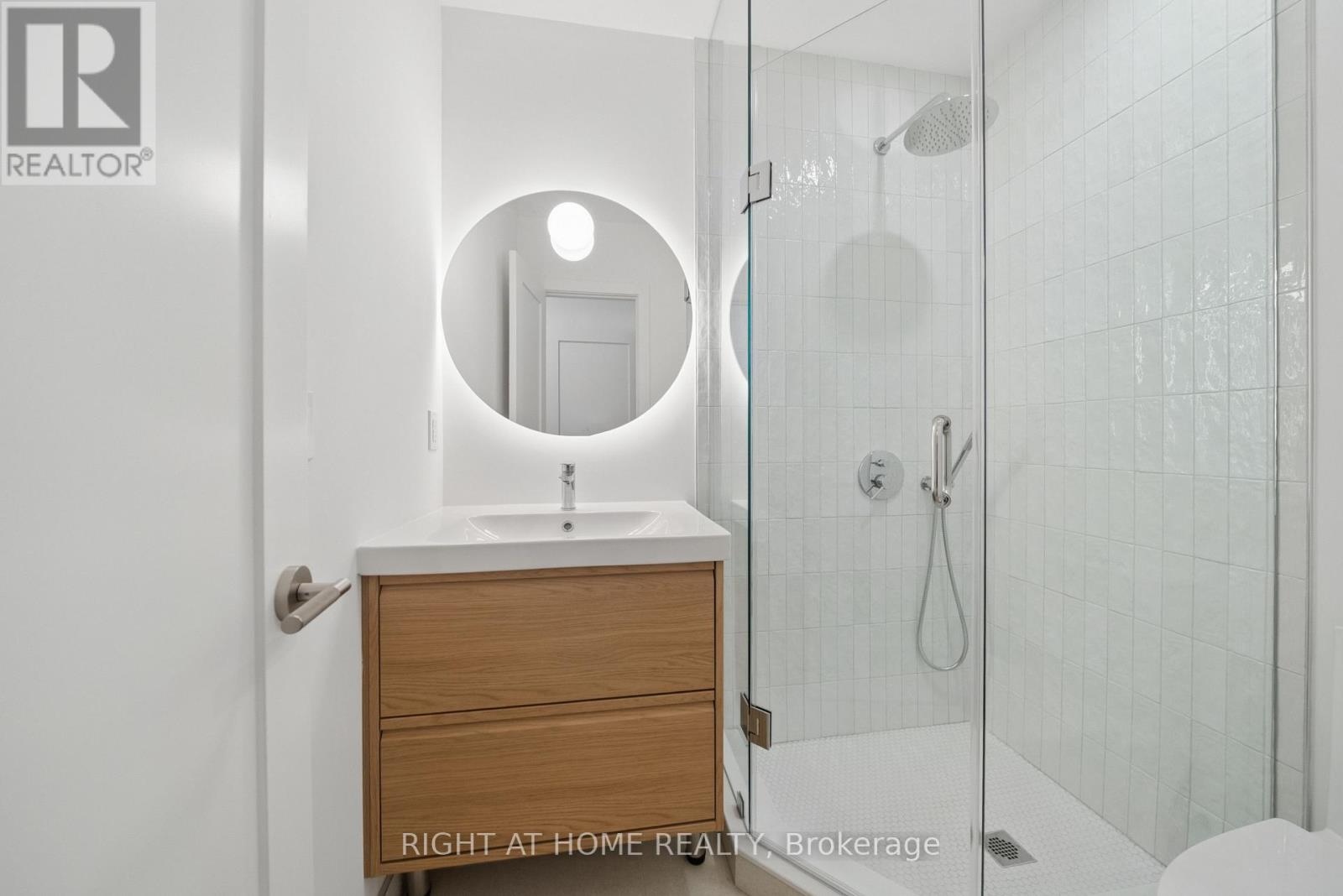 10 - 91 Barton Avenue, Toronto, Ontario  M6G 1P7 - Photo 18 - C13088082
