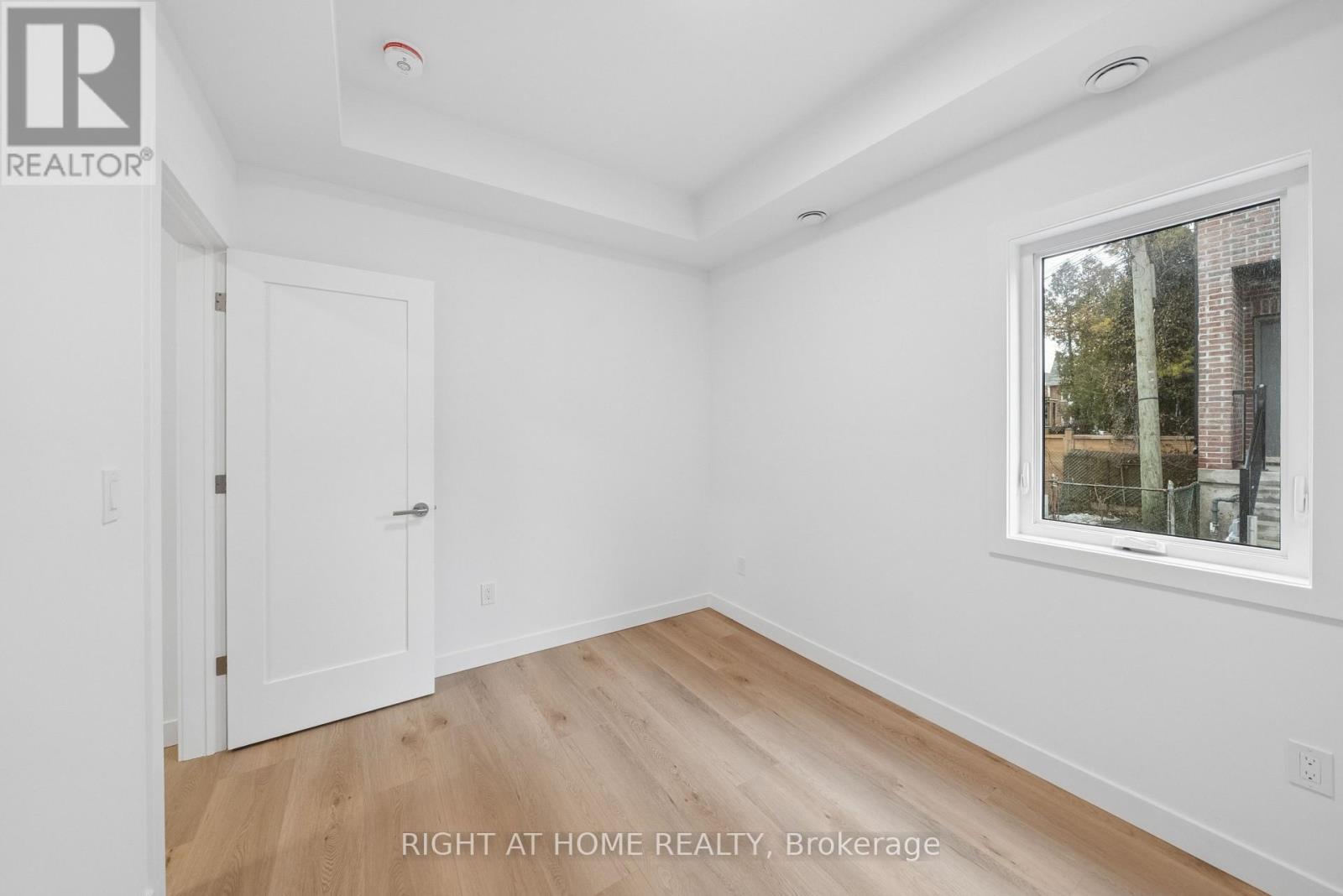 10 - 91 Barton Avenue, Toronto, Ontario  M6G 1P7 - Photo 6 - C13088082