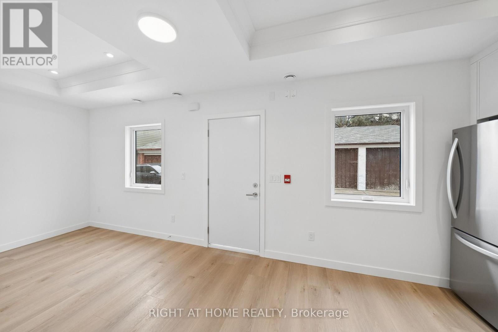 10 - 91 Barton Avenue, Toronto, Ontario  M6G 1P7 - Photo 9 - C13088082