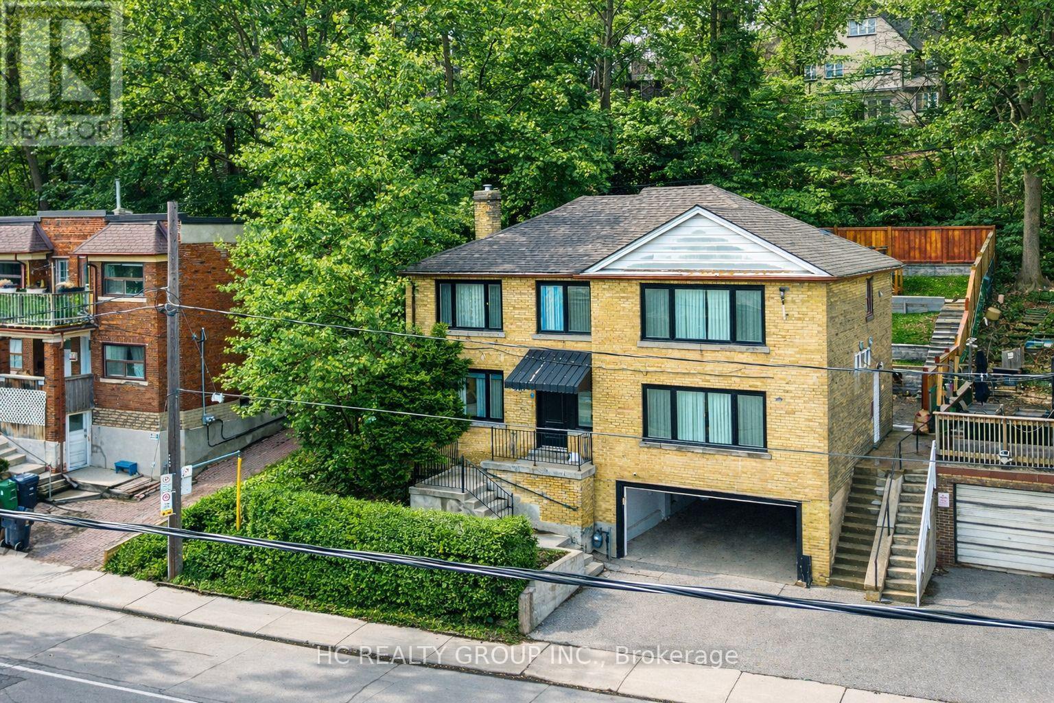 840 Davenport Road, Toronto, Ontario  M6G 2B6 - Photo 2 - C13088084