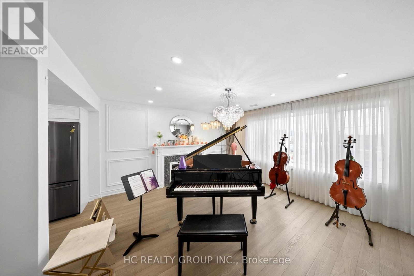 840 Davenport Road, Toronto, Ontario  M6G 2B6 - Photo 4 - C13088084