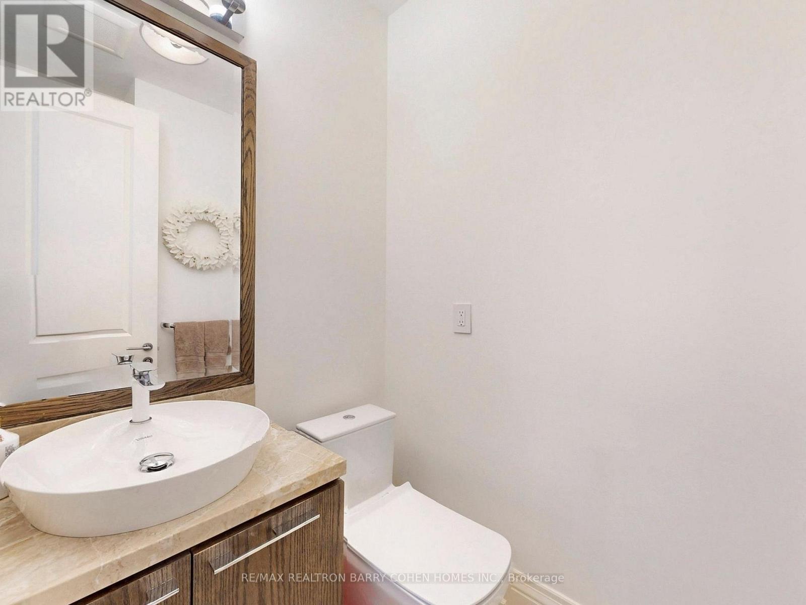 96 Southvale Drive, Toronto, Ontario  M4G 1G5 - Photo 18 - C13088176
