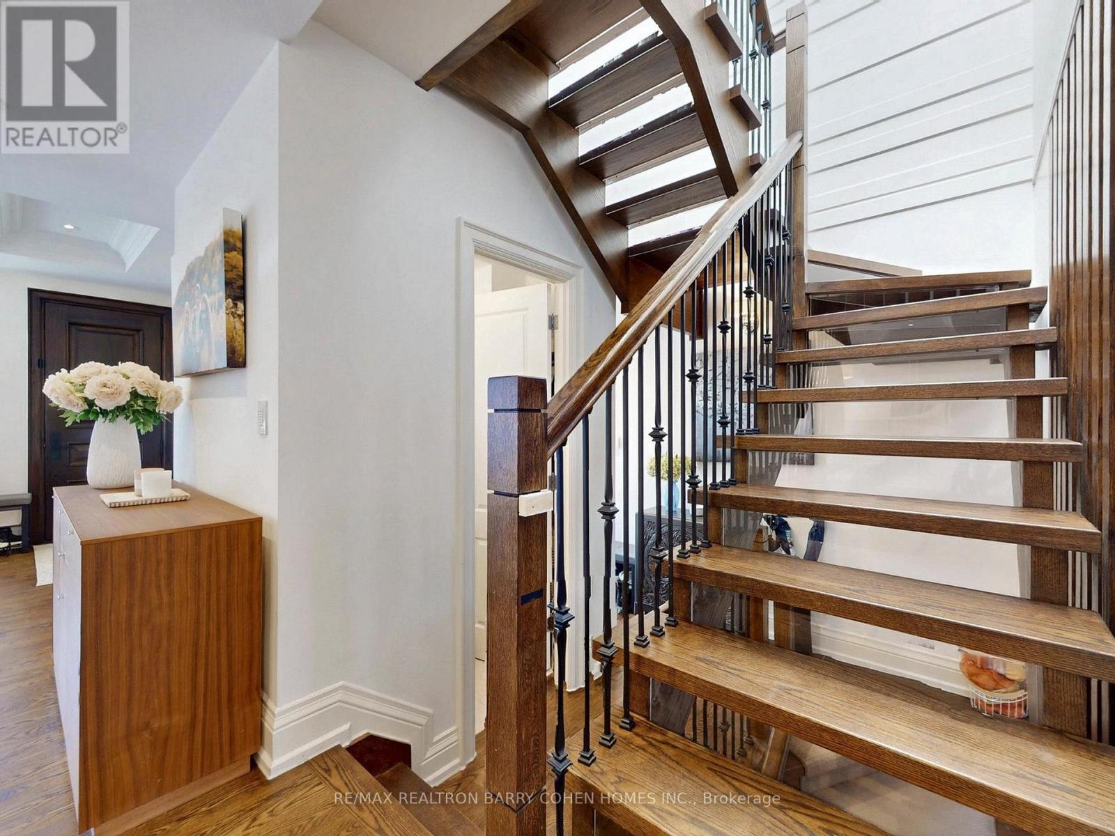 96 Southvale Drive, Toronto, Ontario  M4G 1G5 - Photo 20 - C13088176