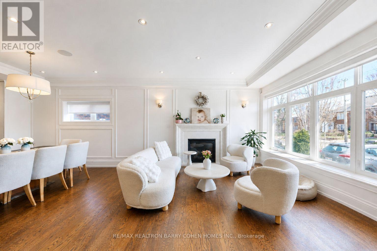 96 Southvale Drive, Toronto, Ontario  M4G 1G5 - Photo 5 - C13088176
