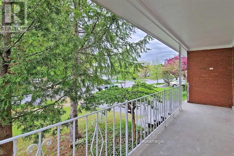 Upper - 23 Chalet Road, Toronto, Ontario  M2J 3V3 - Photo 3 - C13088178