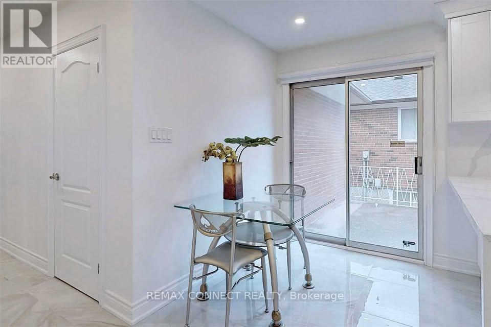 Upper - 23 Chalet Road, Toronto, Ontario  M2J 3V3 - Photo 9 - C13088178