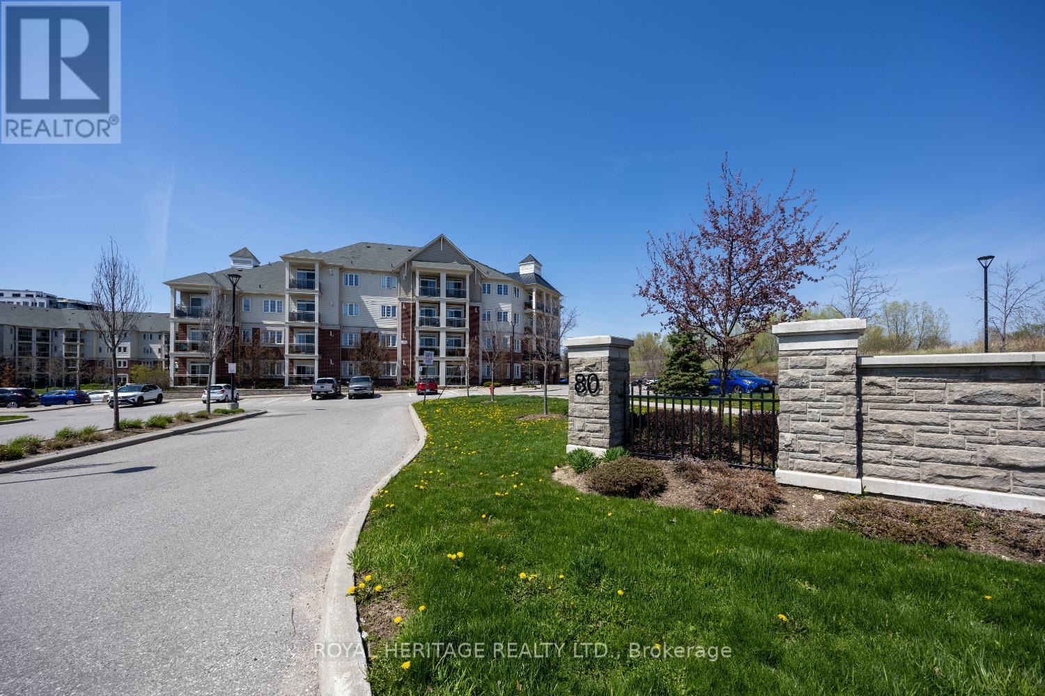 220 - 80 Aspen Springs Drive, Clarington, Ontario  L1C 0V4 - Photo 3 - E13088238