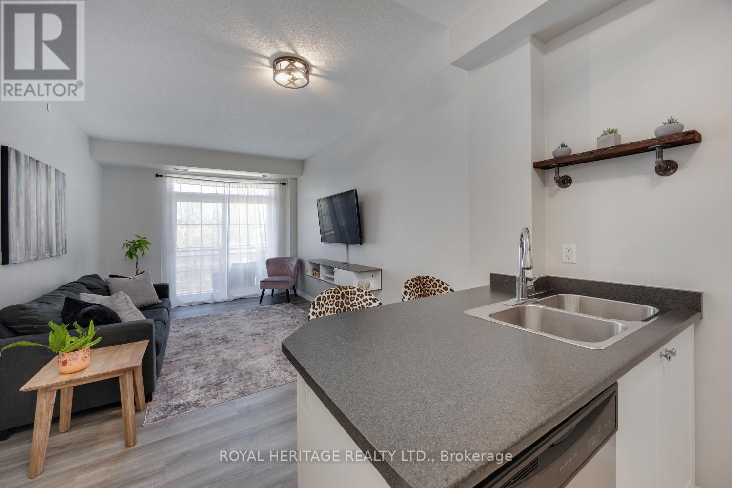 220 - 80 Aspen Springs Drive, Clarington, Ontario  L1C 0V4 - Photo 7 - E13088238