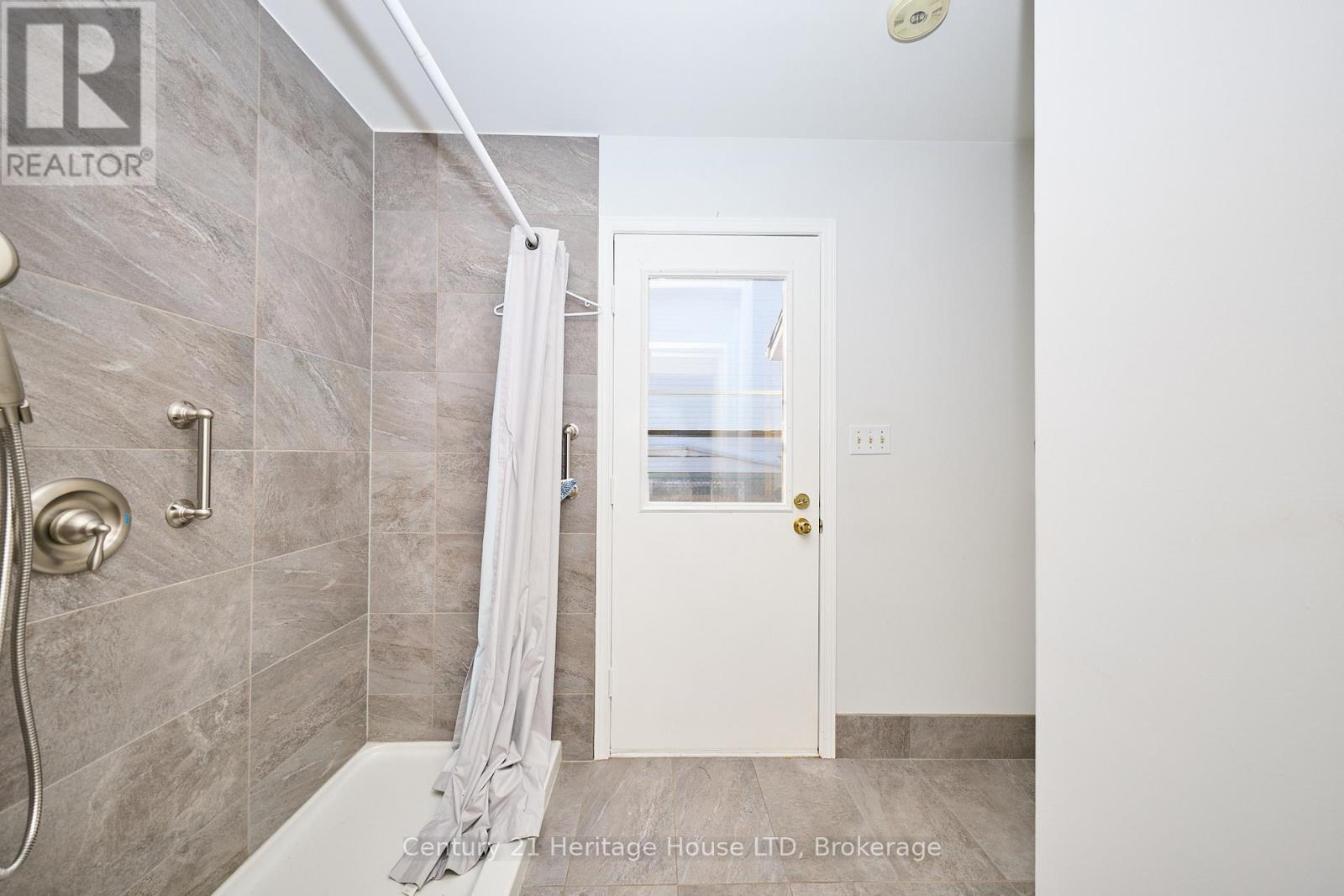 3722 Sussex Lane, Fort Erie, Ontario  L0S 1S0 - Photo 18 - X12730892