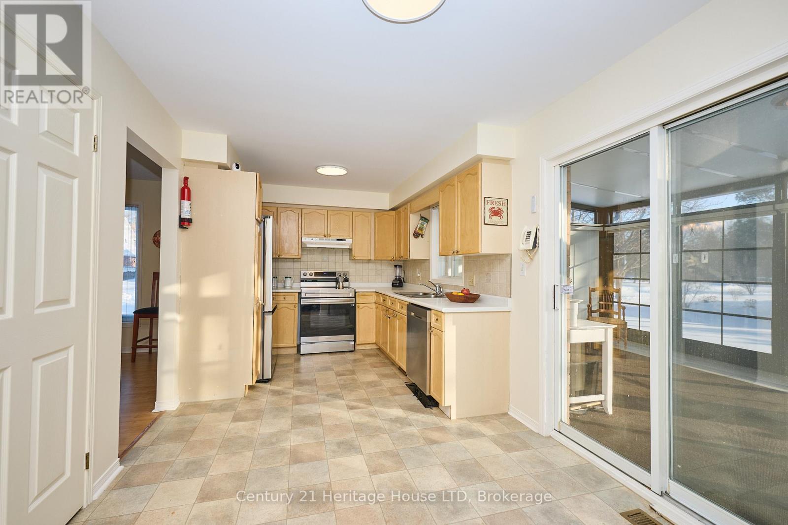 3722 Sussex Lane, Fort Erie, Ontario  L0S 1S0 - Photo 6 - X12730892