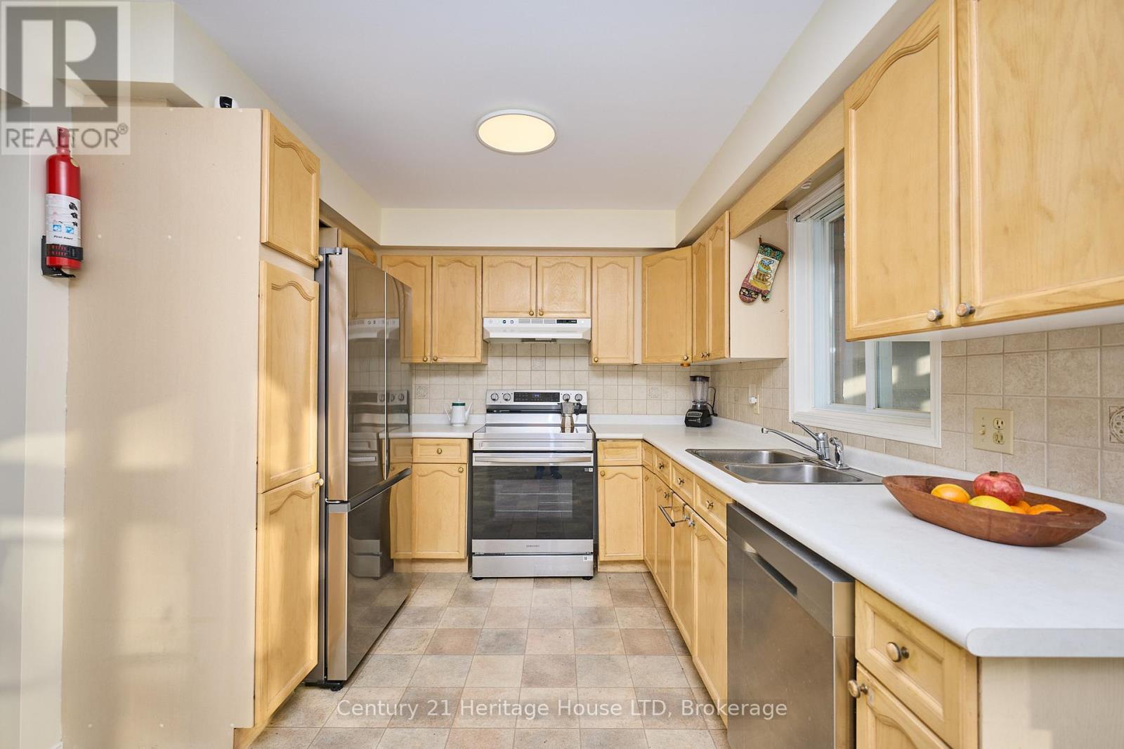 3722 Sussex Lane, Fort Erie, Ontario  L0S 1S0 - Photo 7 - X12730892