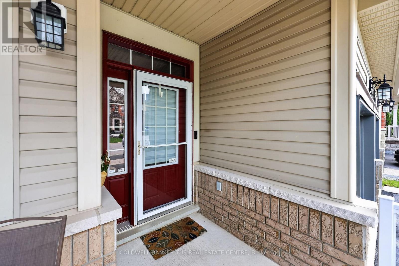 33 Booth Street, Bradford West Gwillimbury, Ontario  L3Z 0A4 - Photo 2 - N13088172