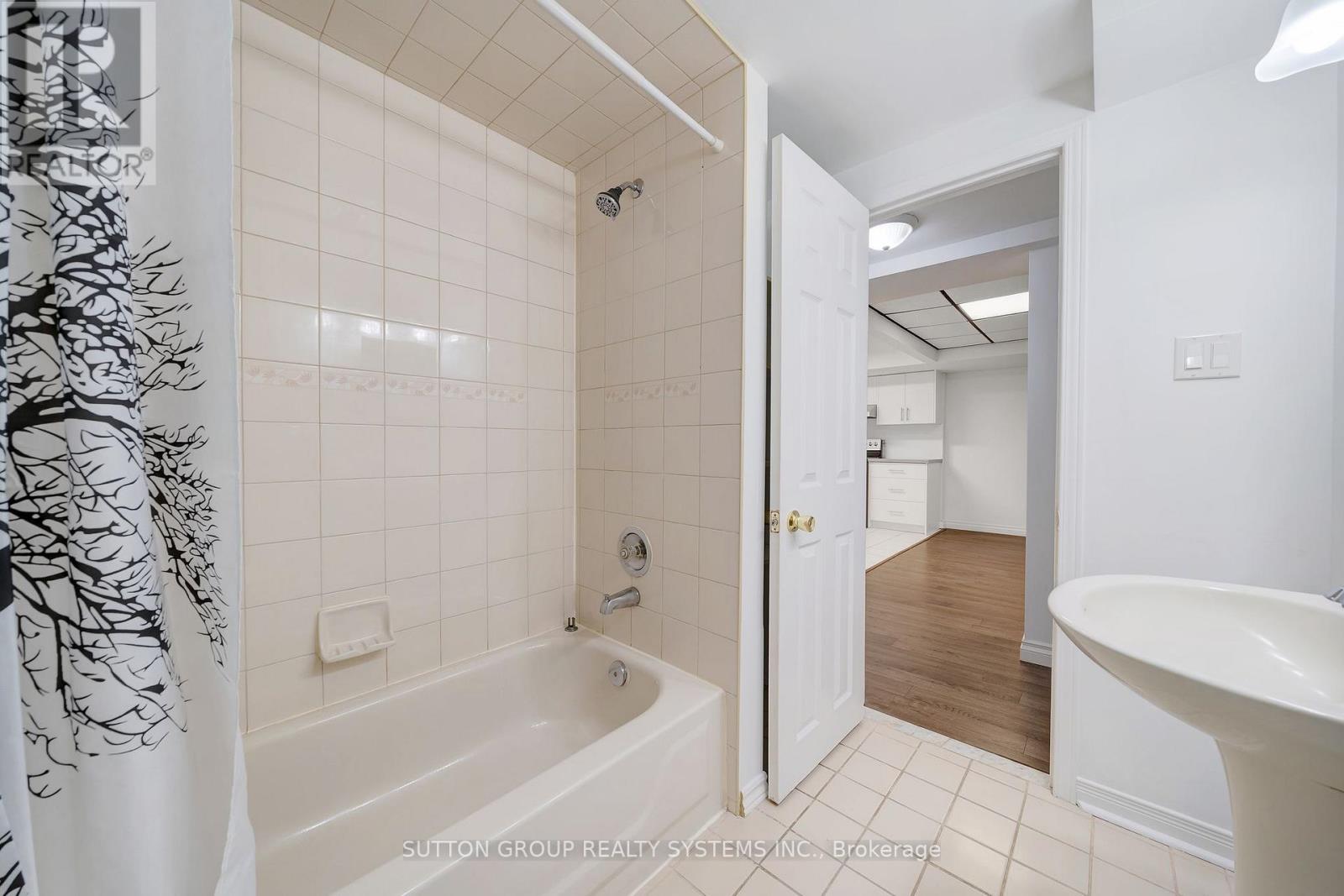 Lower - 56 Ballard Crescent, Newmarket, Ontario  L3X 1S2 - Photo 15 - N13088202