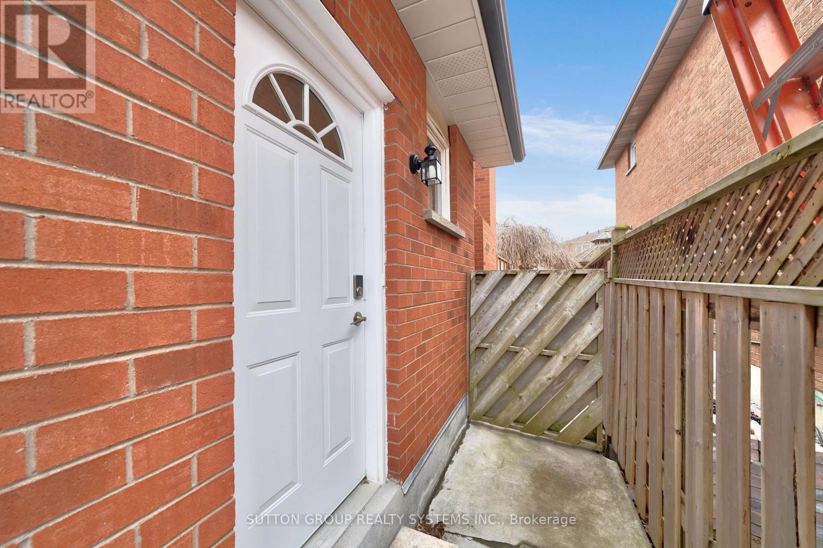 Lower - 56 Ballard Crescent, Newmarket, Ontario  L3X 1S2 - Photo 3 - N13088202