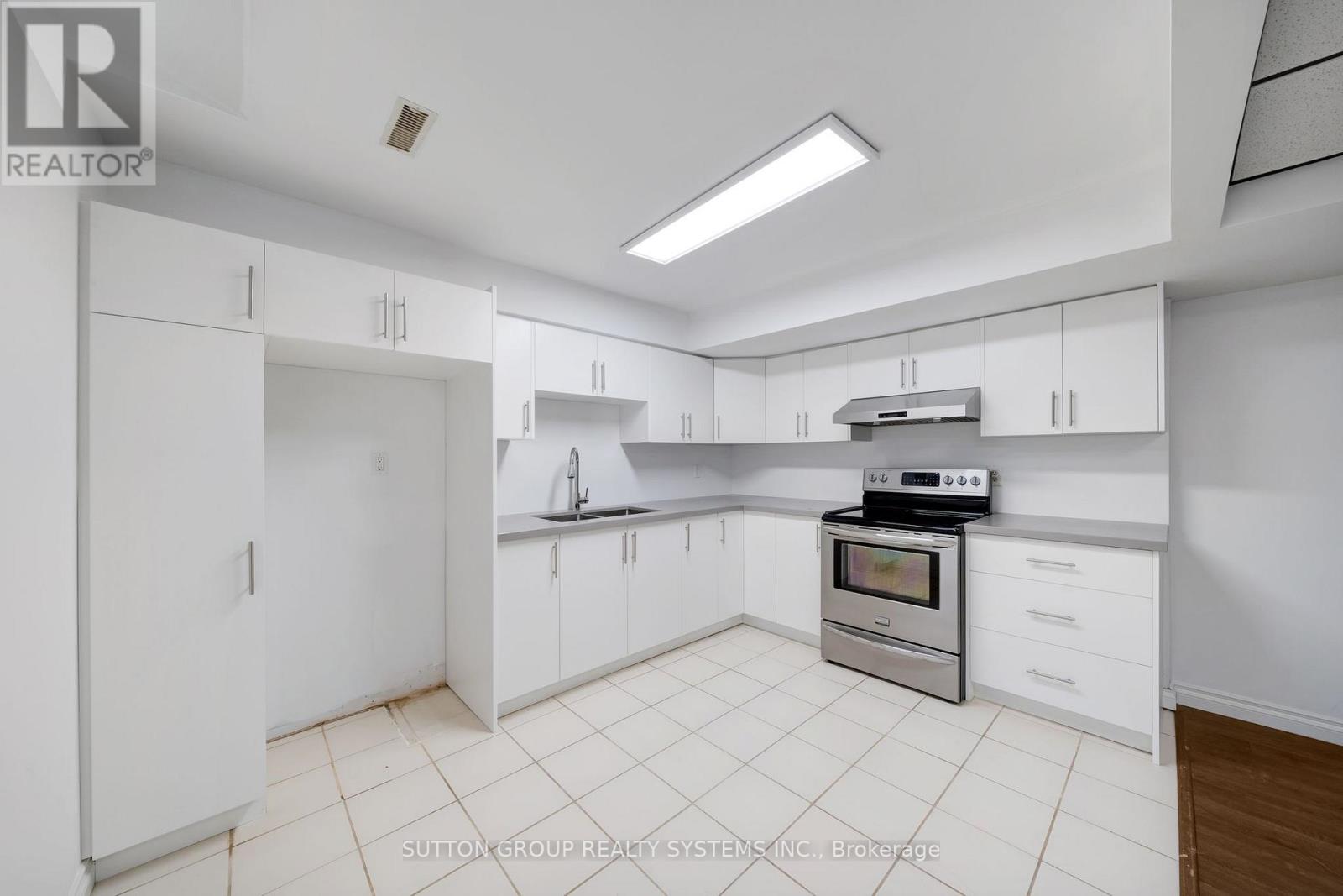 Lower - 56 Ballard Crescent, Newmarket, Ontario  L3X 1S2 - Photo 9 - N13088202