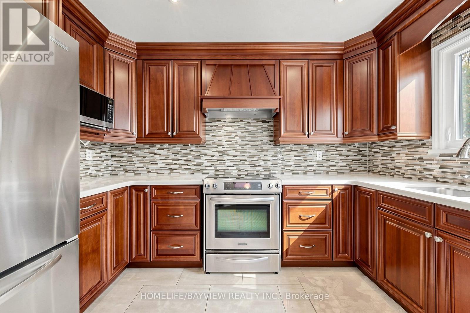 6 Epping Court, Markham, Ontario  L3R 3H1 - Photo 10 - N13088210