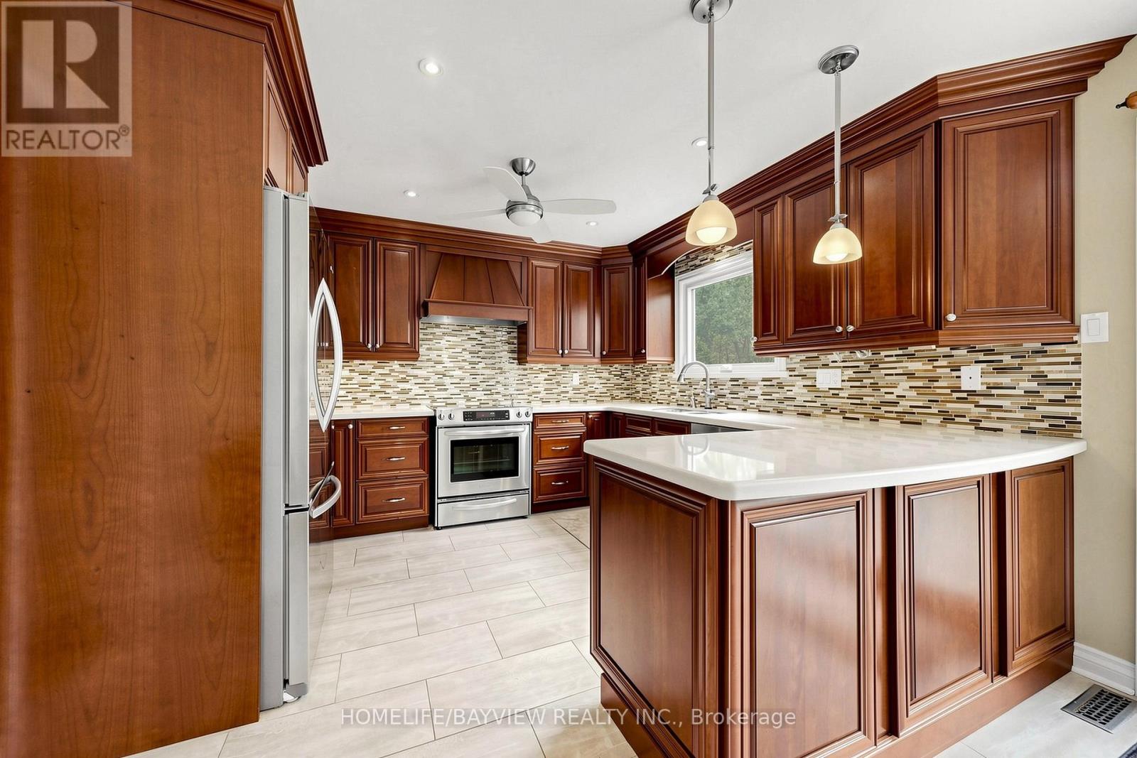 6 Epping Court, Markham, Ontario  L3R 3H1 - Photo 9 - N13088210