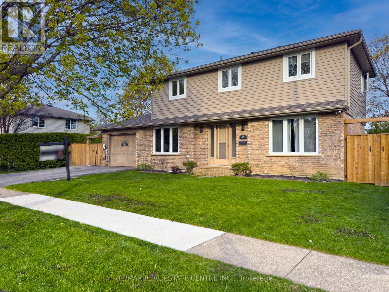 35 Treleaven Drive, Brampton, Ontario  L6Y 1X7 - Photo 3 - W13088102