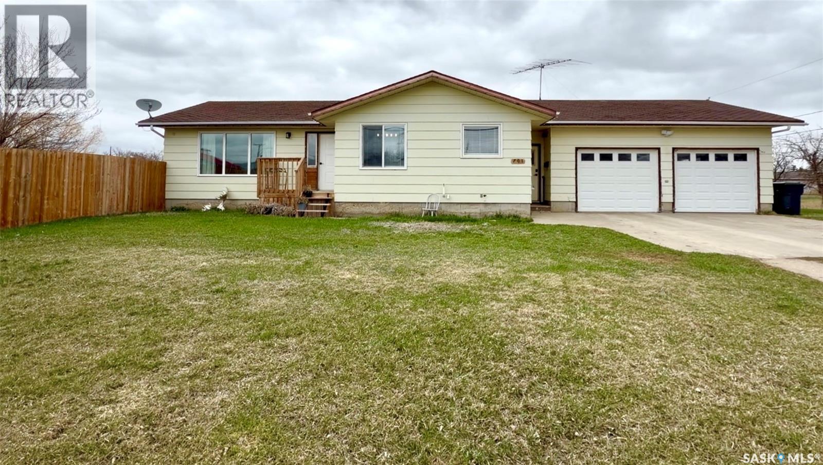 701 1st STREET, Hanley, Saskatchewan