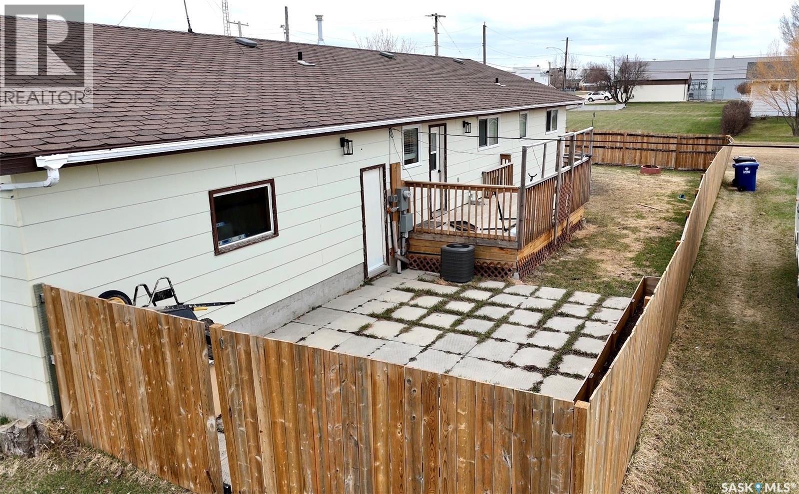 701 1st Street, Hanley, Saskatchewan  S0G 2E0 - Photo 5 - SK035023