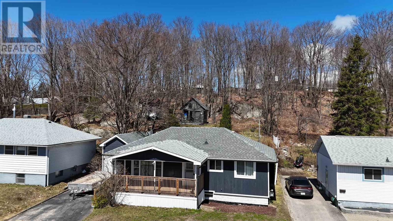 44 Axmith Ave, Elliot Lake, Ontario  P5A 1B7 - Photo 4 - SM260883