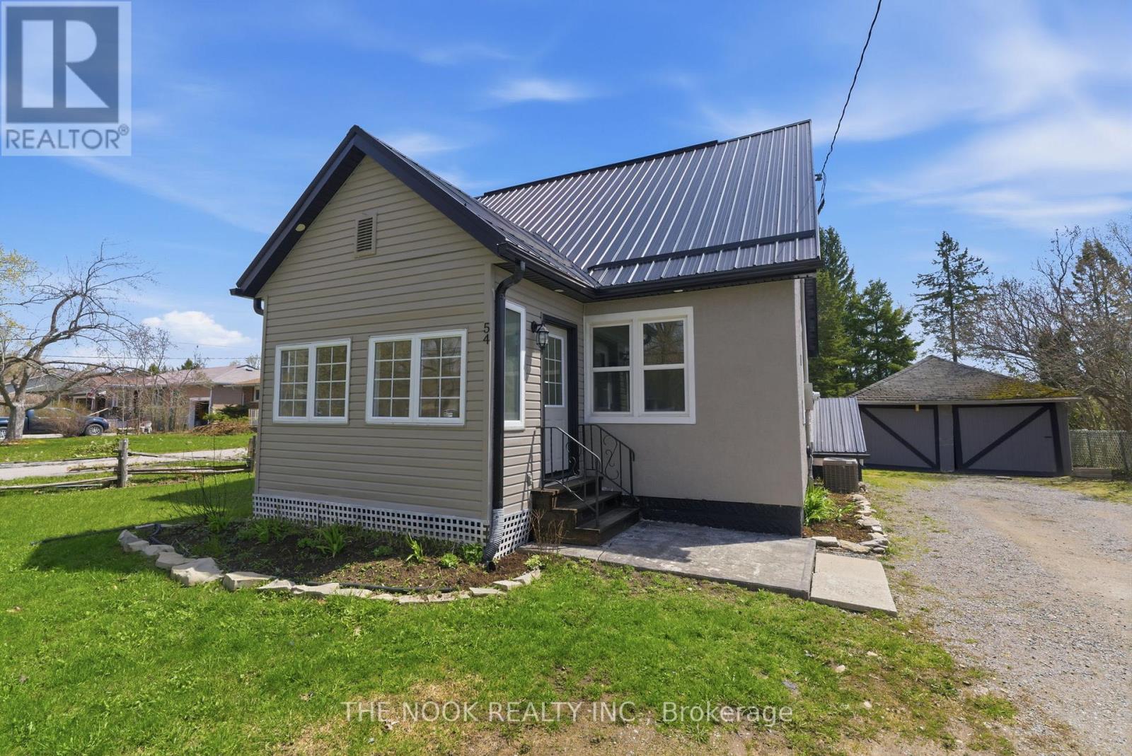 54 CLIFTON STREET, Kawartha Lakes, Ontario