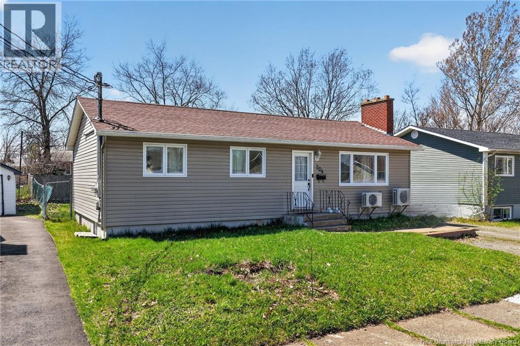 204-206 Sumner, Moncton, New Brunswick  E1C 8A7 - Photo 3 - NB135506