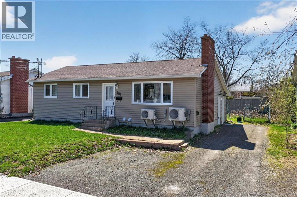 204-206 Sumner, Moncton, New Brunswick  E1C 8A7 - Photo 2 - NB135506