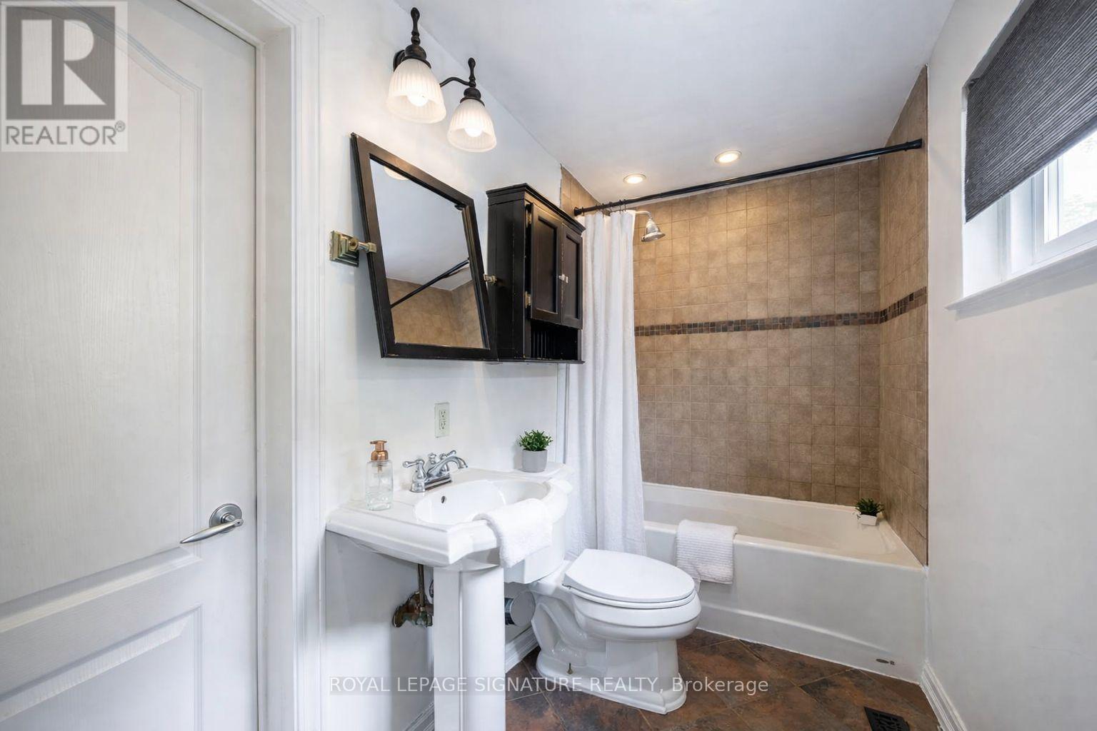 105 Catalina Drive, Toronto, Ontario  M1M 1K7 - Photo 14 - E12898878