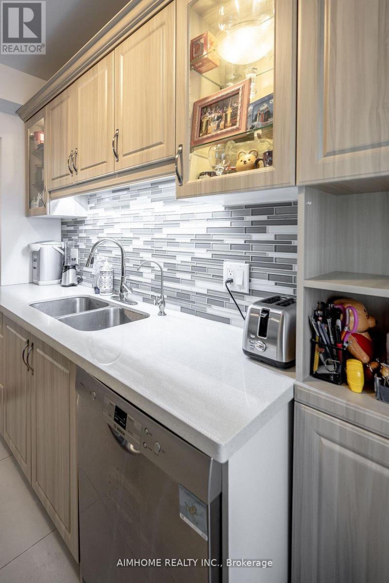 266 Coleridge Avenue, Toronto (Woodbine-Lumsden), Ontario  M4C 4J1 - Photo 12 - E13088342