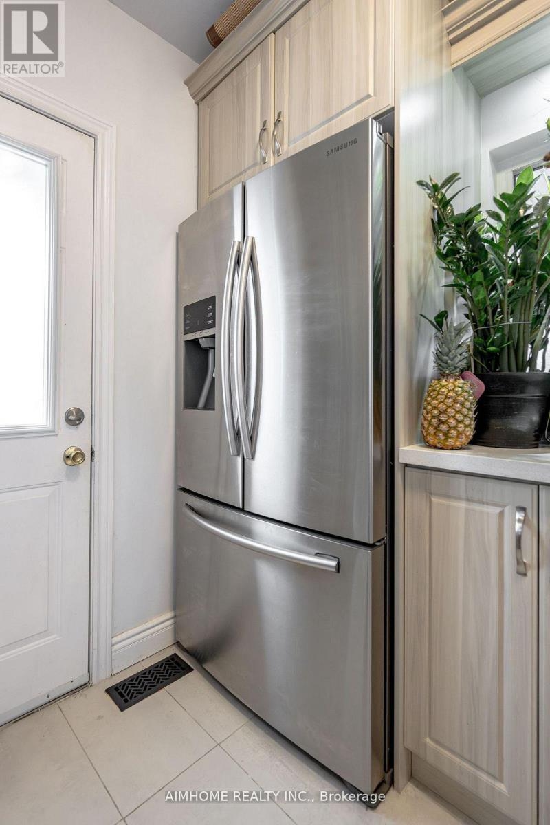 266 Coleridge Avenue, Toronto (Woodbine-Lumsden), Ontario  M4C 4J1 - Photo 13 - E13088342