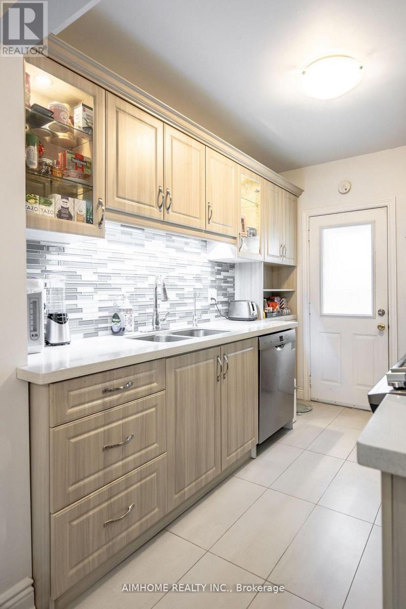 266 Coleridge Avenue, Toronto (Woodbine-Lumsden), Ontario  M4C 4J1 - Photo 14 - E13088342