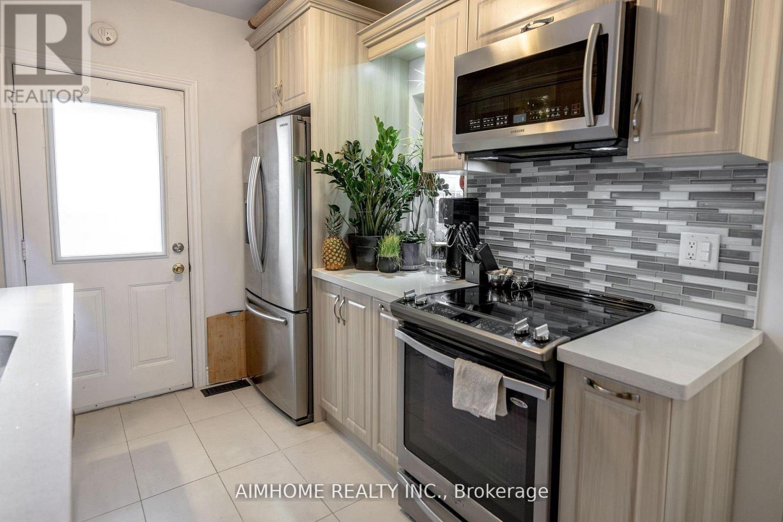 266 Coleridge Avenue, Toronto (Woodbine-Lumsden), Ontario  M4C 4J1 - Photo 15 - E13088342