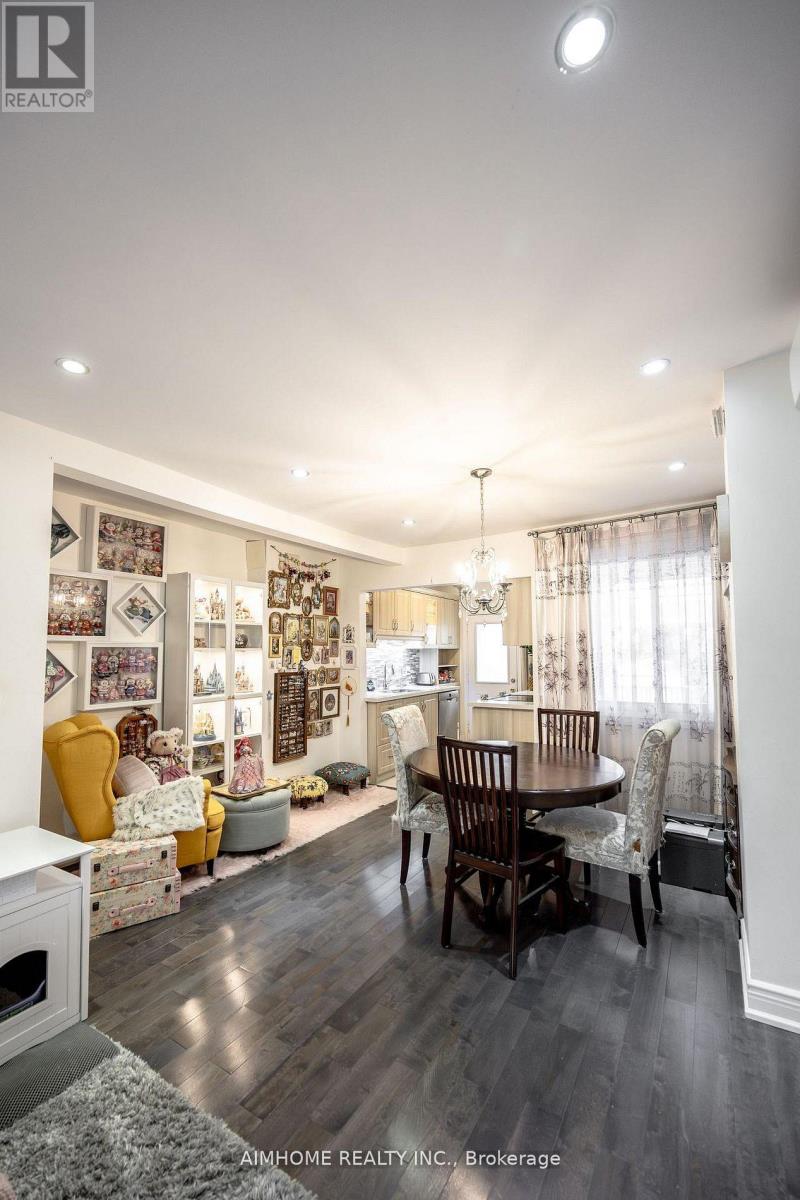 266 Coleridge Avenue, Toronto (Woodbine-Lumsden), Ontario  M4C 4J1 - Photo 3 - E13088342