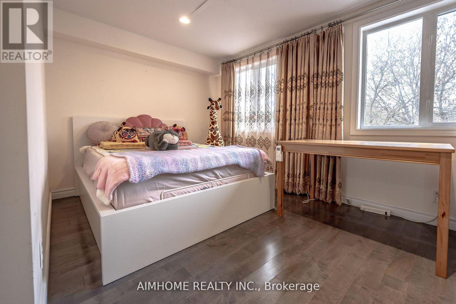 266 Coleridge Avenue, Toronto (Woodbine-Lumsden), Ontario  M4C 4J1 - Photo 8 - E13088342