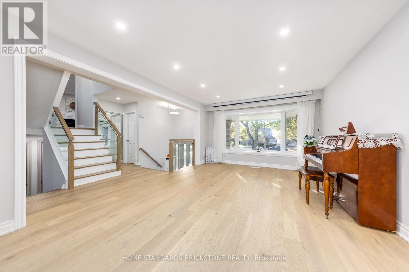 25 Hester Court, Markham (Royal Orchard), Ontario  L3T 3K4 - Photo 4 - N13088258