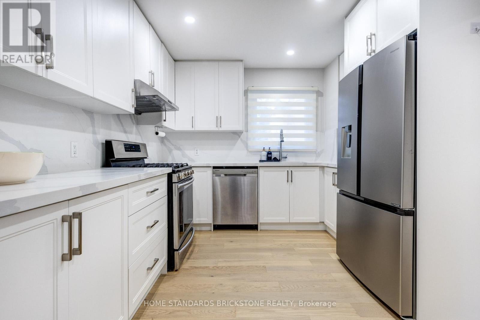 25 Hester Court, Markham (Royal Orchard), Ontario  L3T 3K4 - Photo 9 - N13088258