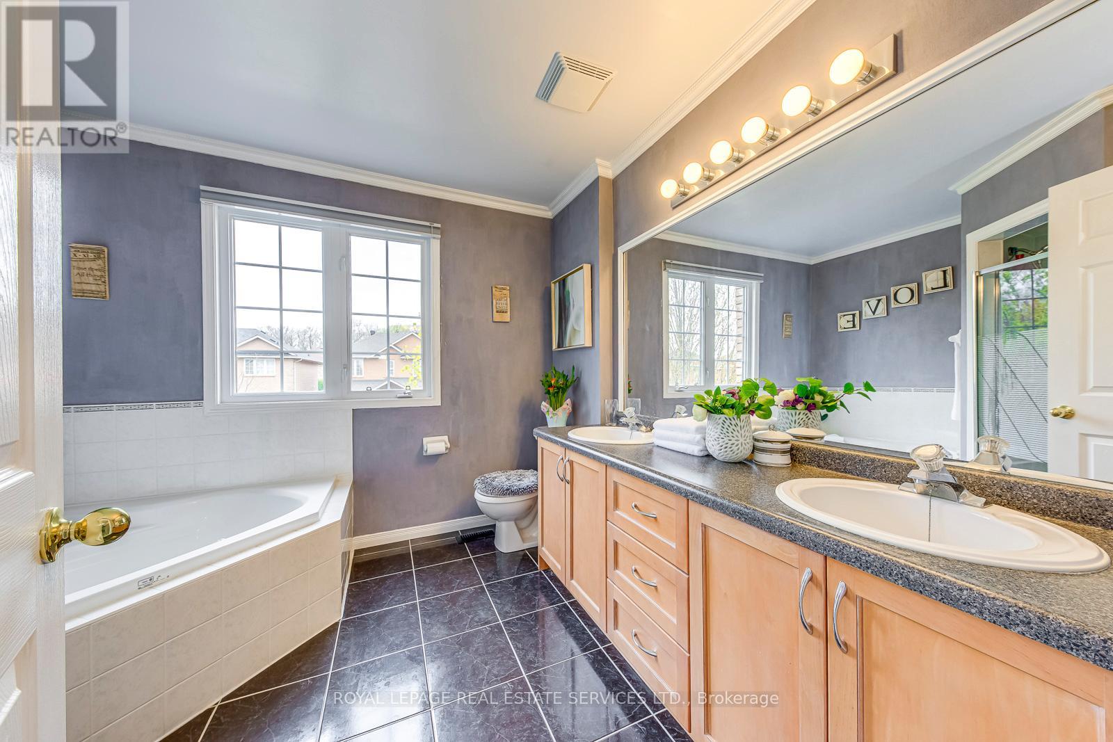 2114 Springdale Road, Oakville, Ontario  L6M 4C6 - Photo 16 - W13064898