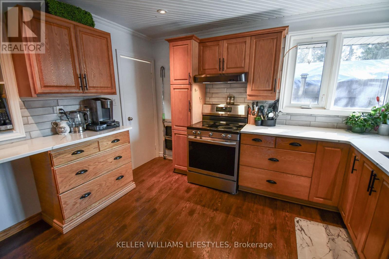 345 Glenrose Drive, London South, Ontario  N6K 2A9 - Photo 16 - X12847444