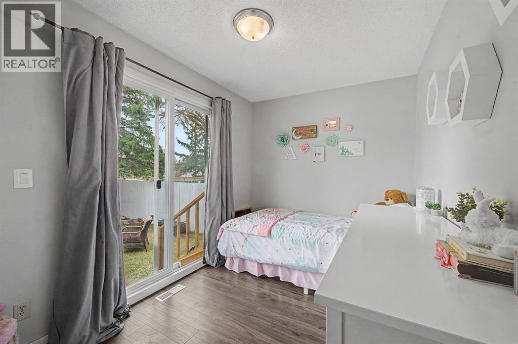 359 Woodvale Crescent SW, Calgary, Alberta  T2W 3L3 - Photo 14 - A2307643