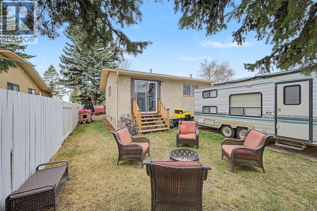 359 Woodvale Crescent SW, Calgary, Alberta  T2W 3L3 - Photo 30 - A2307643