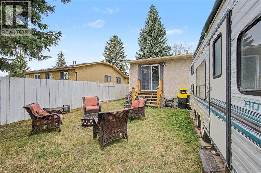 359 Woodvale Crescent SW, Calgary, Alberta  T2W 3L3 - Photo 31 - A2307643
