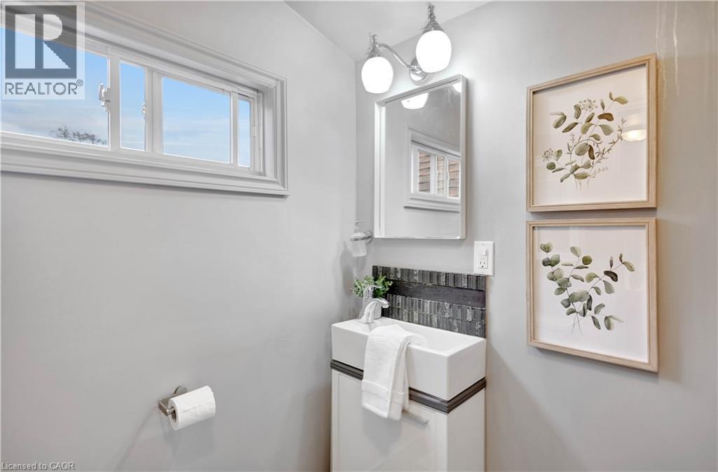 302 East 22nd Street, Hamilton, Ontario  L8V 2W1 - Photo 13 - 40824699