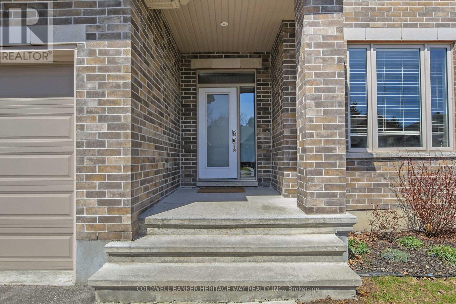 82 Dulmage Street, Carleton Place, Ontario  K7C 0E6 - Photo 2 - X13088374